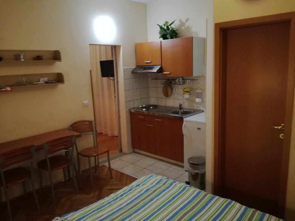 Apartments Kurtic Макарска Экстерьер фото