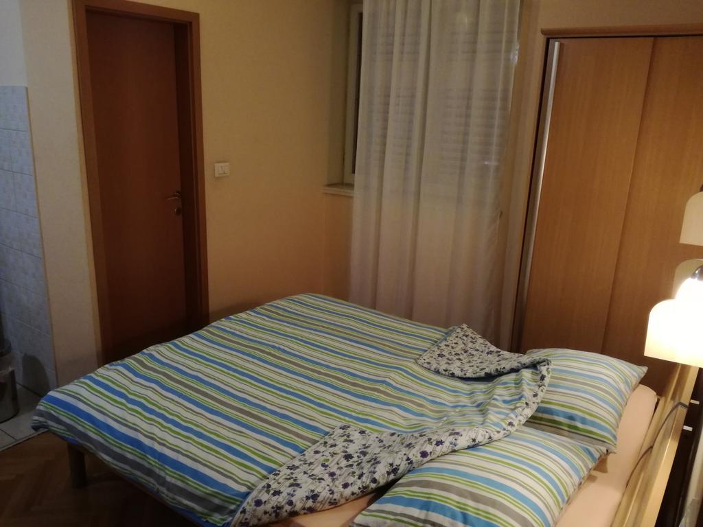 Apartments Kurtic Макарска Экстерьер фото